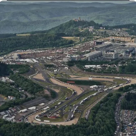 Ferienwohnung Vulkaneifel شقة *